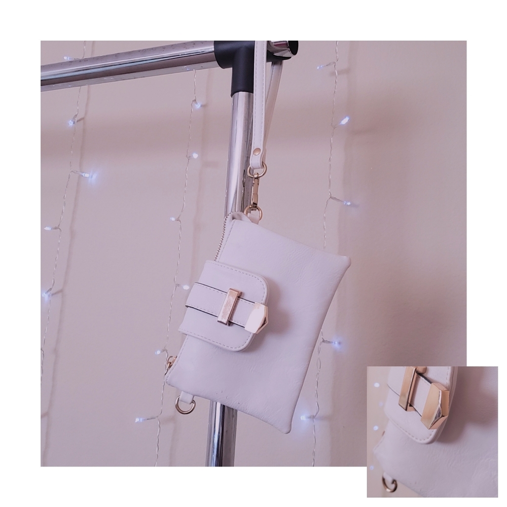 ☀️ CHARMING CHARLIE White Purse/Wristlet